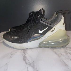 Used Womens Nike 270